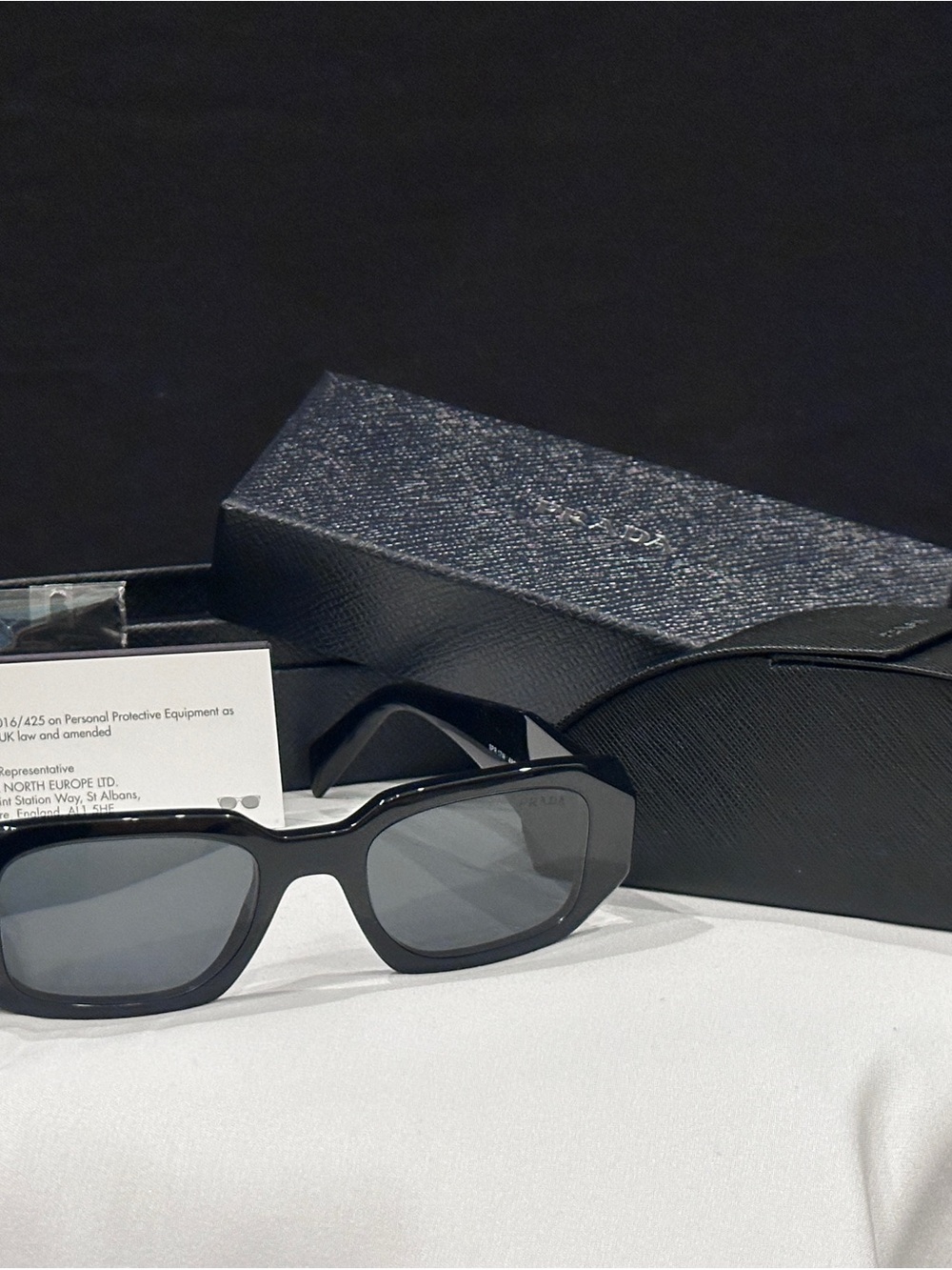 Prada Black Rectangular-Edge Sunglasses Unisex - Picture 6 of 8